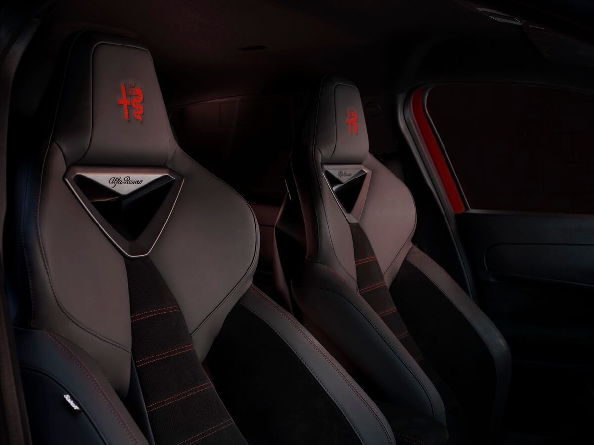 alfa romeo junior fotele