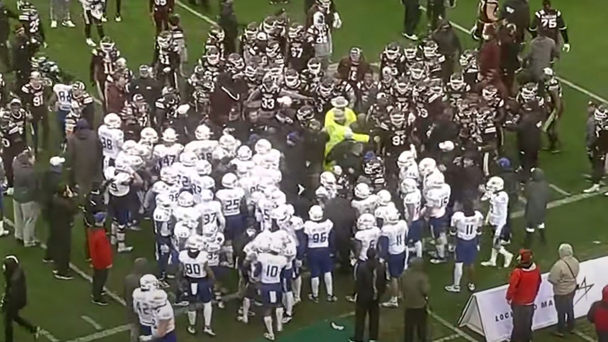 Awantura na meczu Mississippi - Tulsa