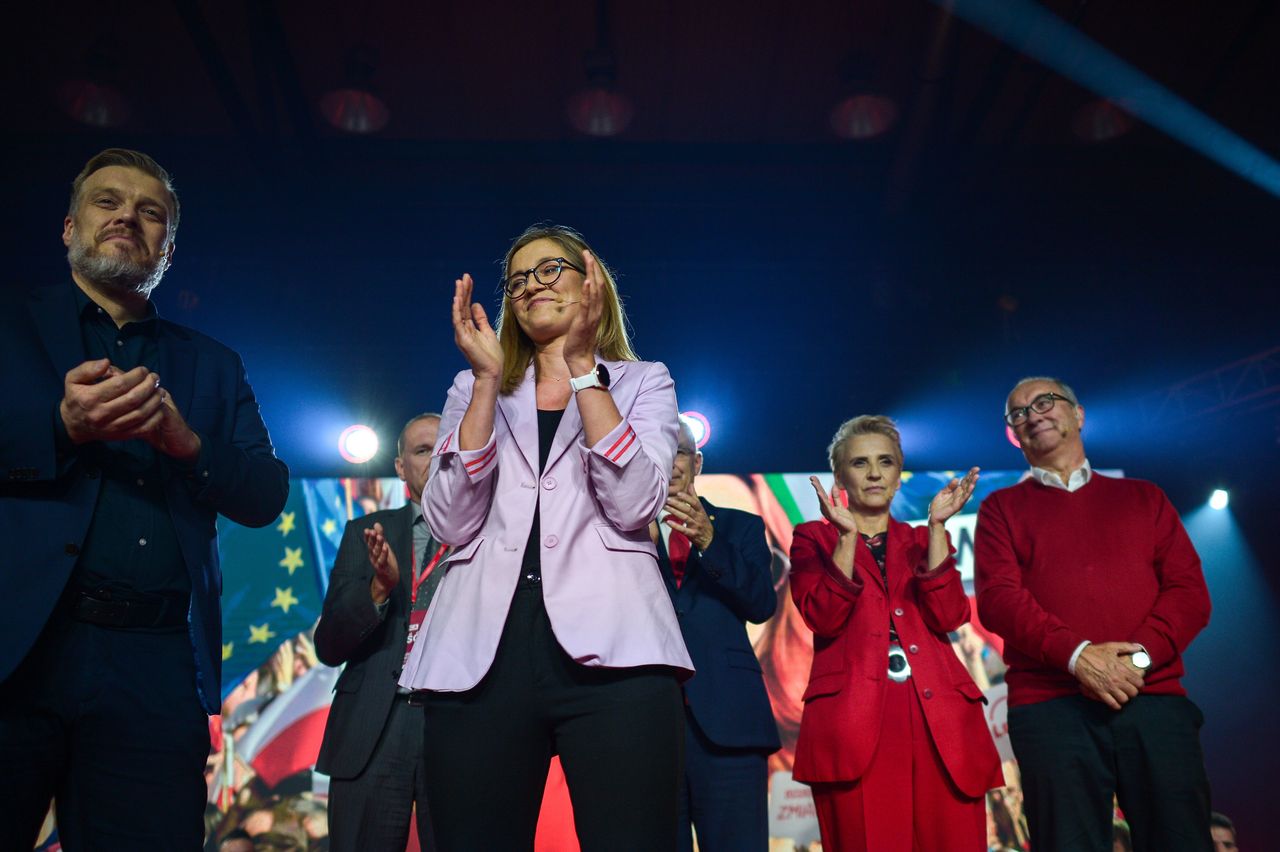 Niepokojący incydent w sztabie. Biejat "nagle runęła na ziemię"