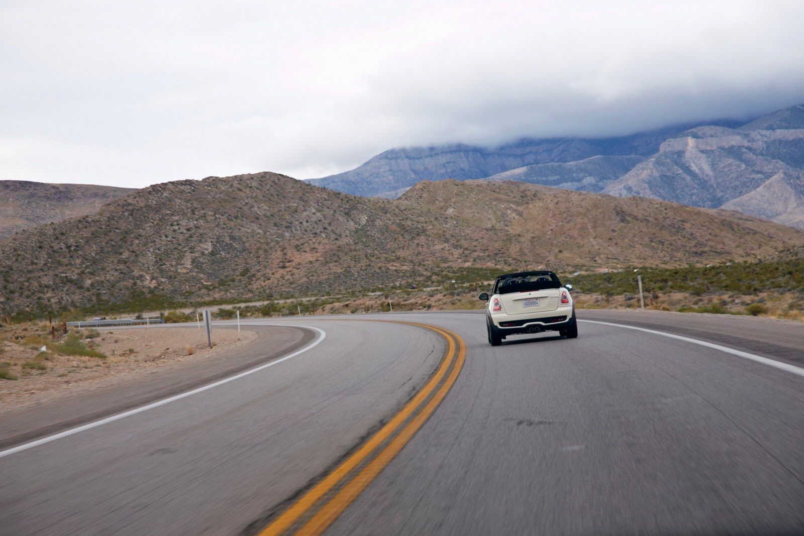 Galeria Mini jako celebracja sprzedaży półmilionowego egzemplarza w USA 248