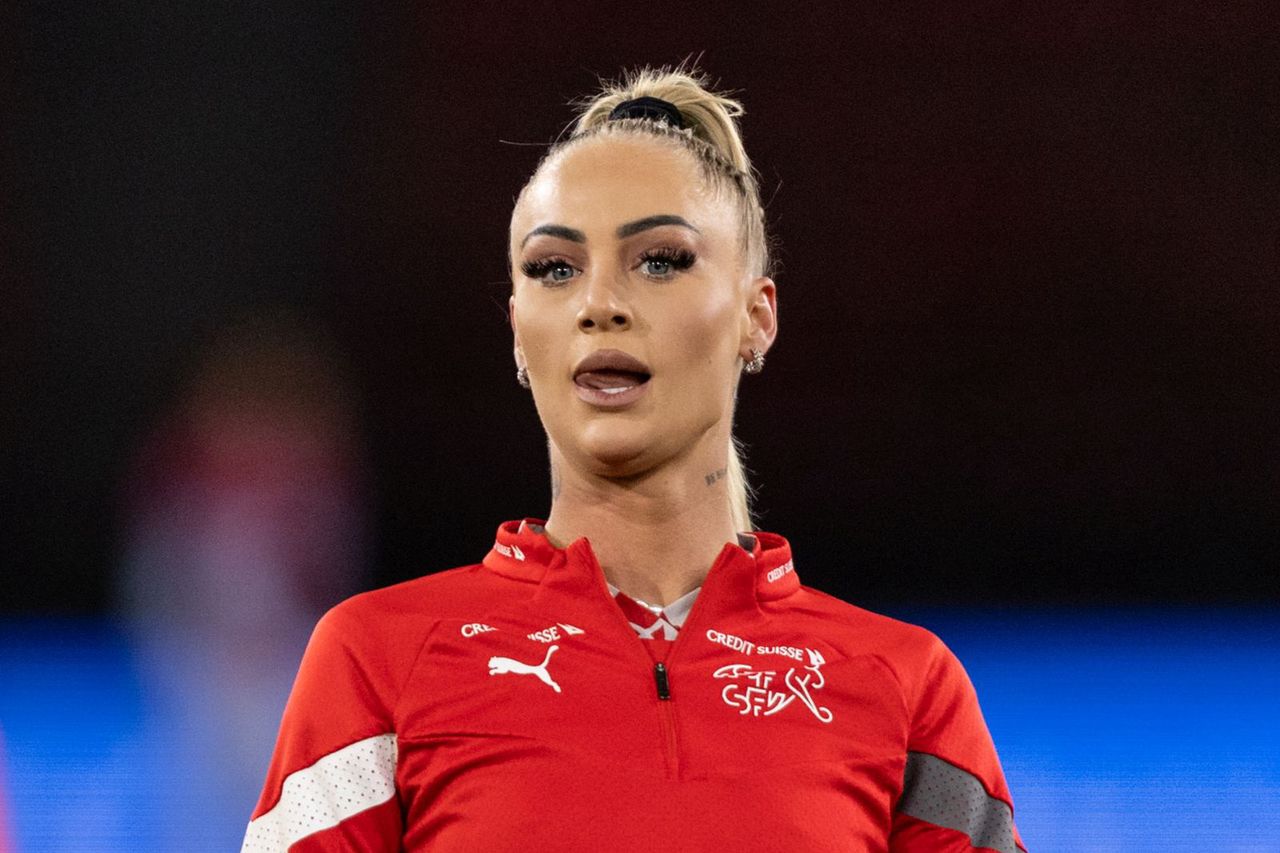 Alisha Lehmann before the match with Spain.