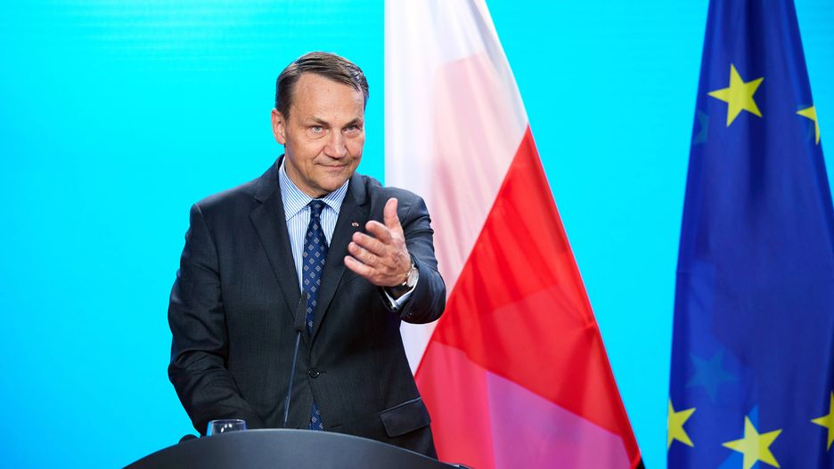 German Foreign Minister meets Polish counterpart in Berlin
04 June 2025, Berlin: Radoslaw Sikorski, Foreign Minister of Poland, speaks during a joint press conference with Johann Wadephul, German Foreign Minister (not pictured) at the German Foreign Office. Photo: J�rg Carstensen/dpa 
Dostawca: PAP/DPA.
J�rg Carstensen