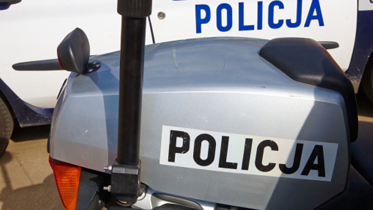 Kierowca był zirytowany zachowaniem innych uczestników ruchu drogowego i postanowił ich "ukarać" (zdjęcie ilustracyjne) 