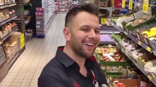 Tyle zarabia w Biedronce. Podał kwotę "na rękę"