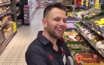 Tyle zarabia w Biedronce. Podał kwotę "na rękę"