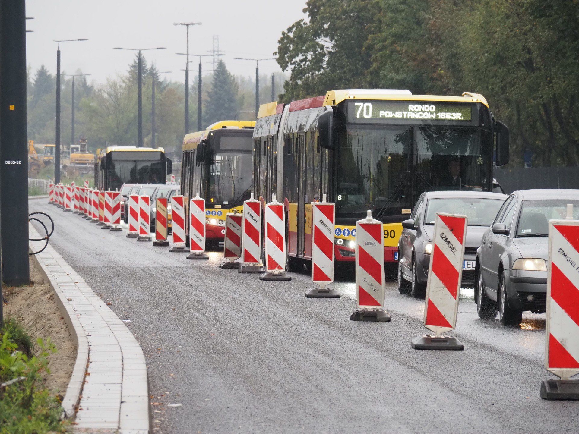 Prace przy budowie torowiska na alei Śmigłego - Rydza oraz na Niższej trwają. Niebawem zacznie powstawać nowa linia w kierunku Rzgowskiej
