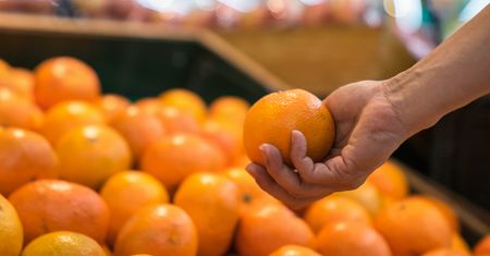 Po tym rozpoznasz idealną mandarynkę. Ważny jeden szczegół