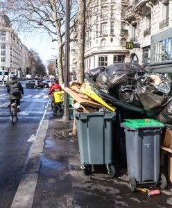 Tysiące ton śmieci na ulicach Paryża. Służby protestują przeciw reformie emerytalnej