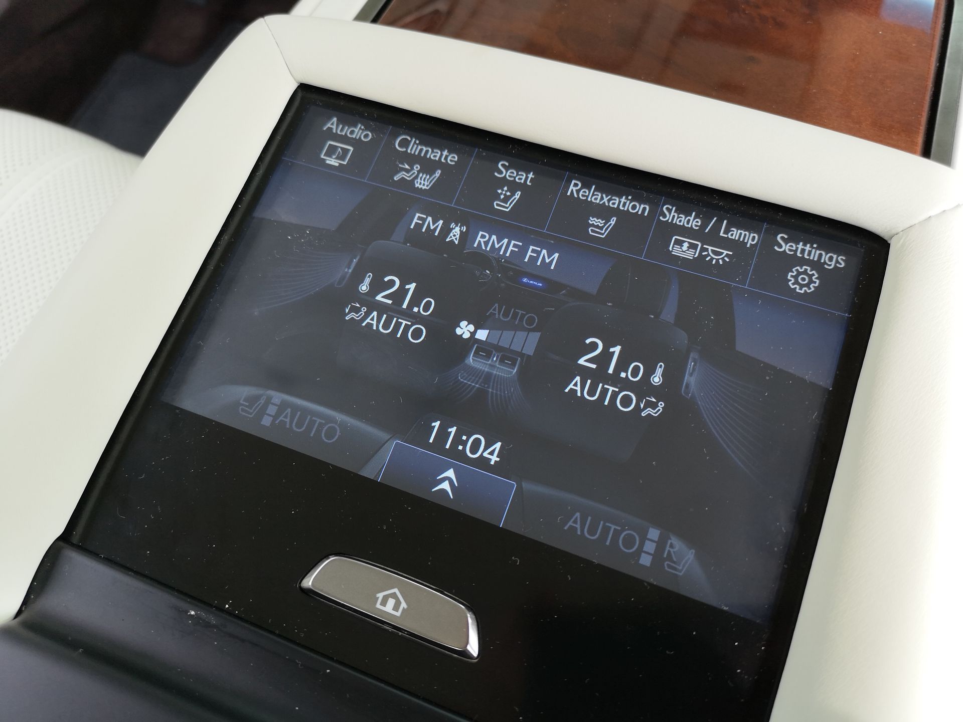 Lexus LS 500 Omotenashi: System audio Mark Levinson i sterowanie za pomocą tabletu 8