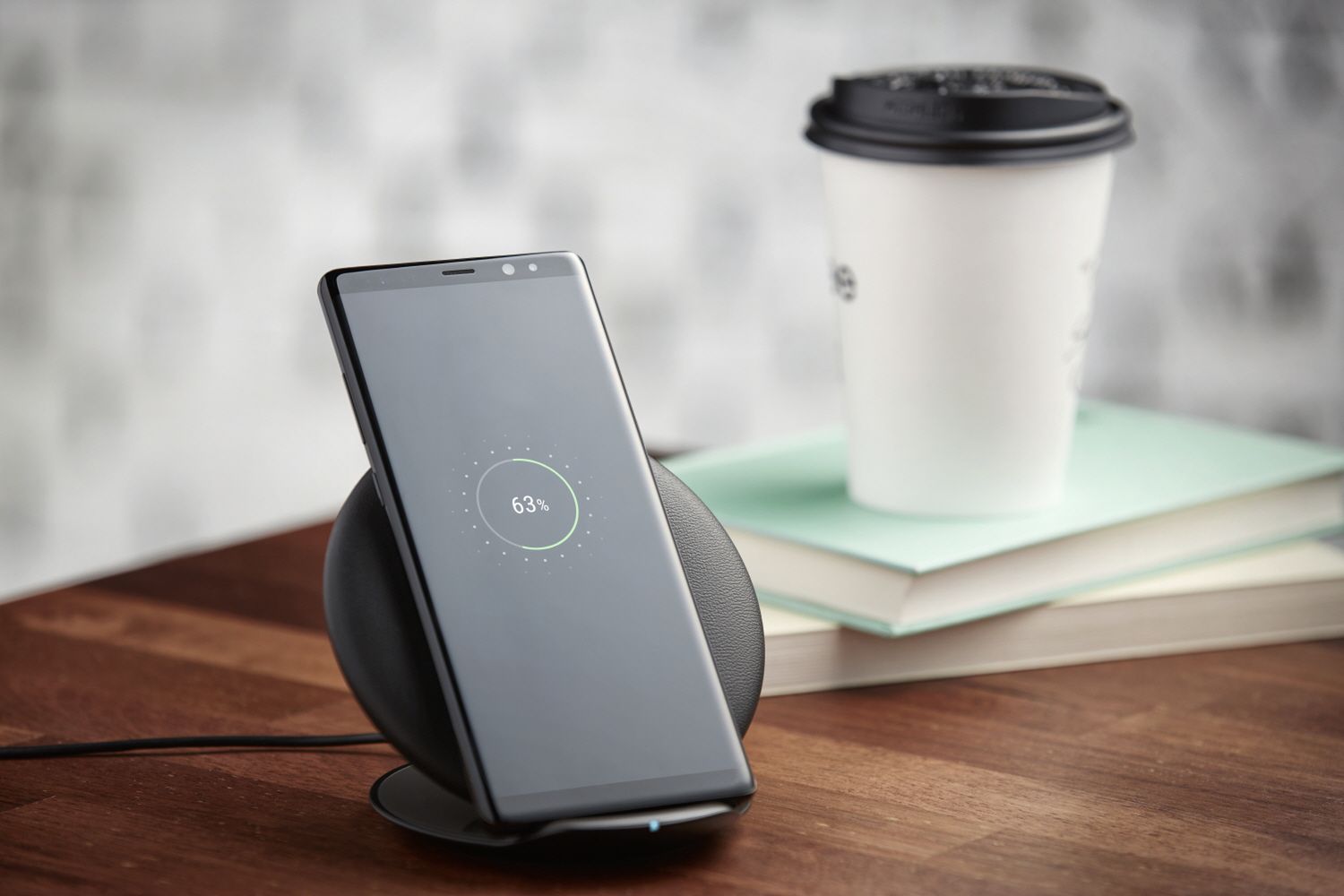 #wSkrócie: Note 8 ze słuchawkami AKG, nowe zdjęcia LG V30 i Xperii XZ1 oraz "rewolucyjny" aparat do selfie 2