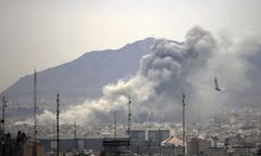 Szeroka fala uderzeń w Teheranie. "Bezprecedensowe" eksplozje