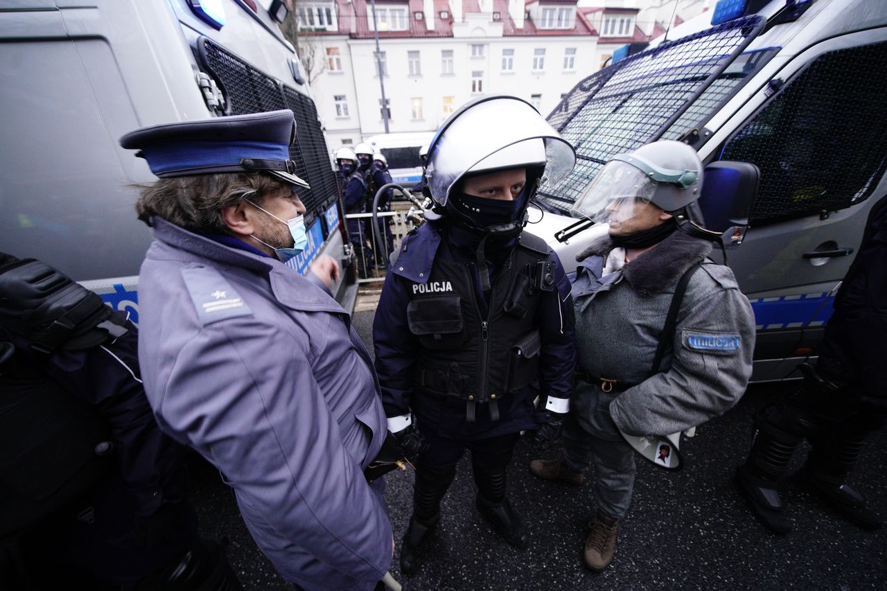 Policjanci stracili stanowiska. Trwa postępowanie dyscyplinarne