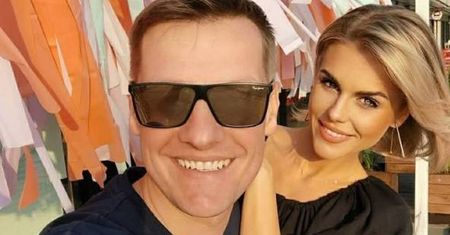 I po rozłące. Marcin Mroczek spędza wakacje z piękną żoną