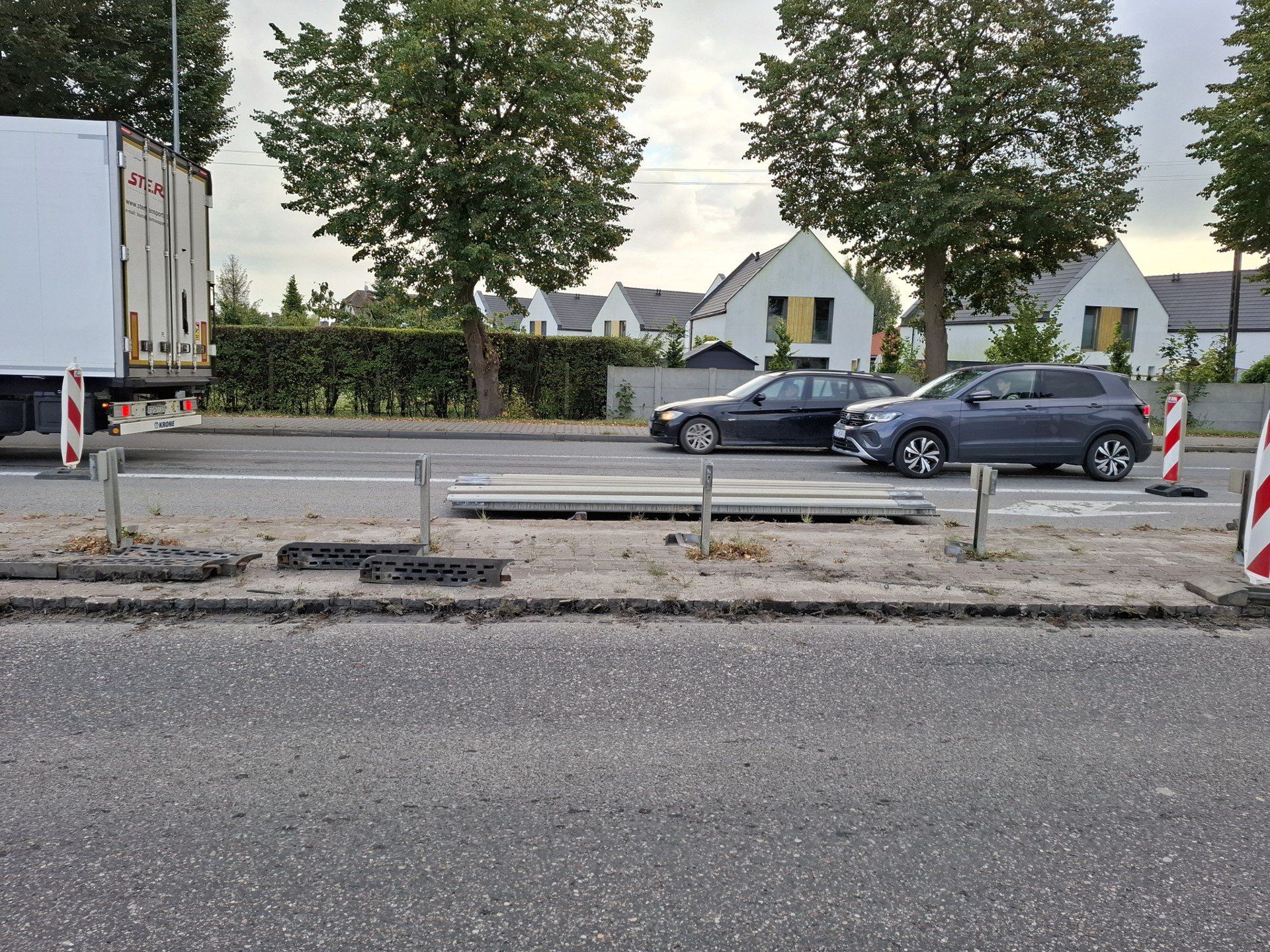 Kierowcy muszą uważać szczególnie w rejonie skrzyżowania ulicy Szczecińskiej, Witosa i wjazdu na teren sklepów Auchan i Obi.