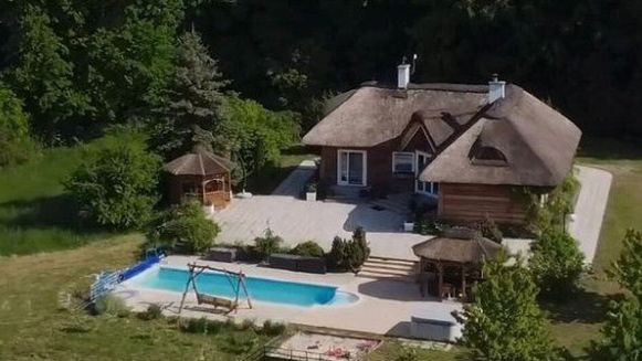 Dom Cezarego i Edyty Pazurów na Mazurach