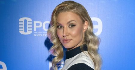 Karolina Pajączkowska zadebiutowała w Opolu. Jej stylizacje robią wrażenie