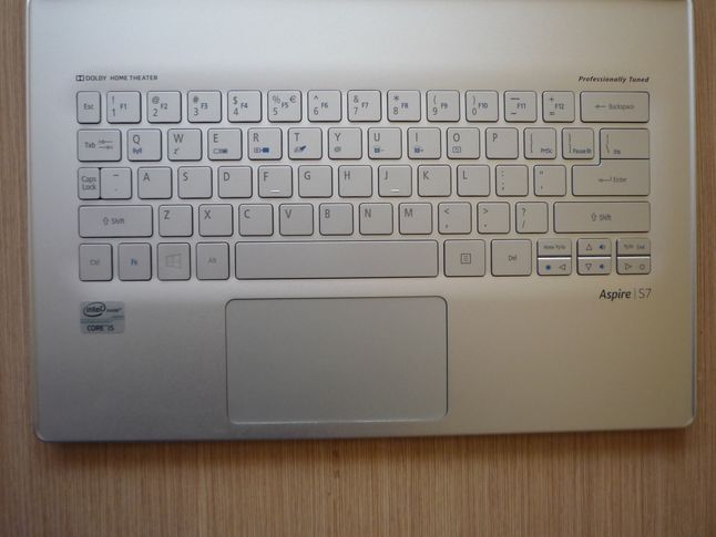 Acer Aspire S7 - klawiatura i touchpad