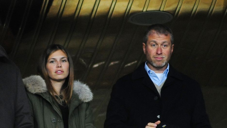Roman Abramowicz i Darja Zukowa podczas meczu Chelsea