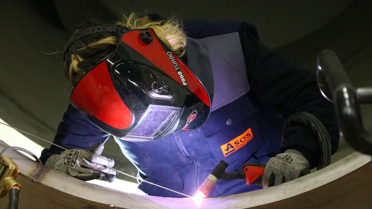 Szukali spawaczy, zgłosiły się same kobiety