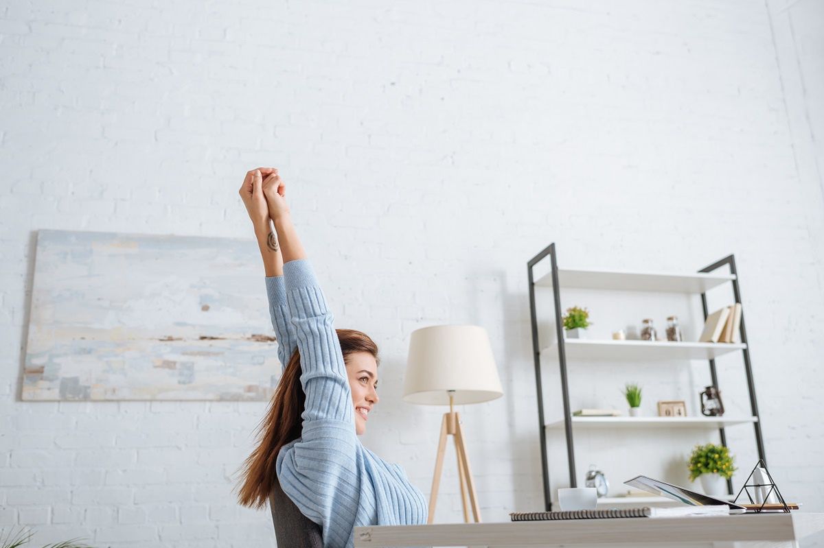 Ergonomia pracy dba o zapewnienie właściwych warunków dla pracownika przy stanowisku pracy.