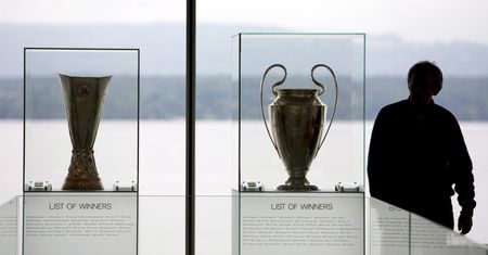 Superliga okrzyknięta "obrzydliwą", "chciwą", "cyniczną". Wielka awantura o wielką kasę w piłce nożnej