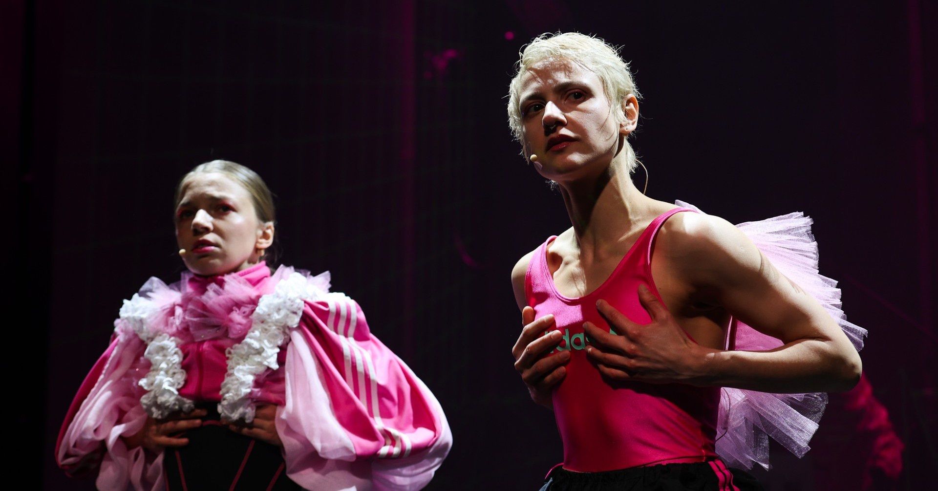 Współczesna wersja greckiego mitu o Psyche i Erosie przeplata się na scenie Teatru KTO ze współczesnymi historiami uchodźczyń
