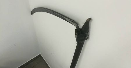 Nietypowe znalezisko w Lublinie. Poszukiwany właściciel… kosy