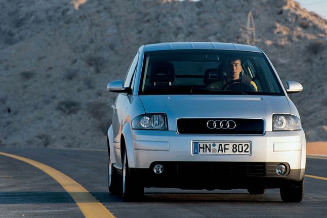Audi A2 - bardzo interesujące i ekonomiczne autko miejskie, które wykonano w dużej części z aluminium.