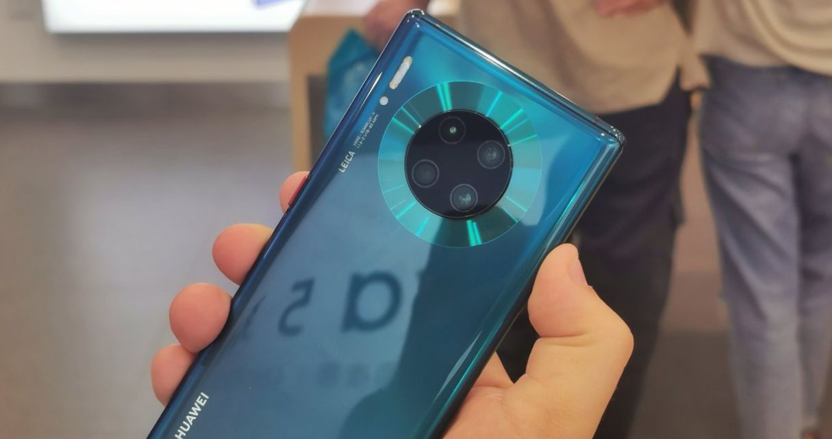 Huawei Mate 30 Pro po pierwszym dniu w Polsce. "Konsumenci pytają o HMS, rozmawiamy z nimi" 1