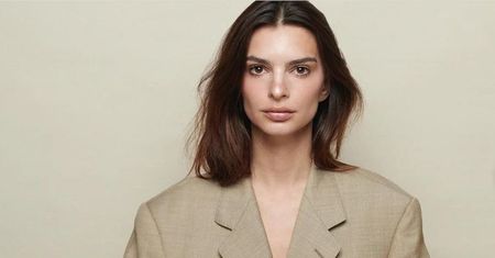 Emily Ratajkowski pokazała brzuch. Ten widok zaskakuje