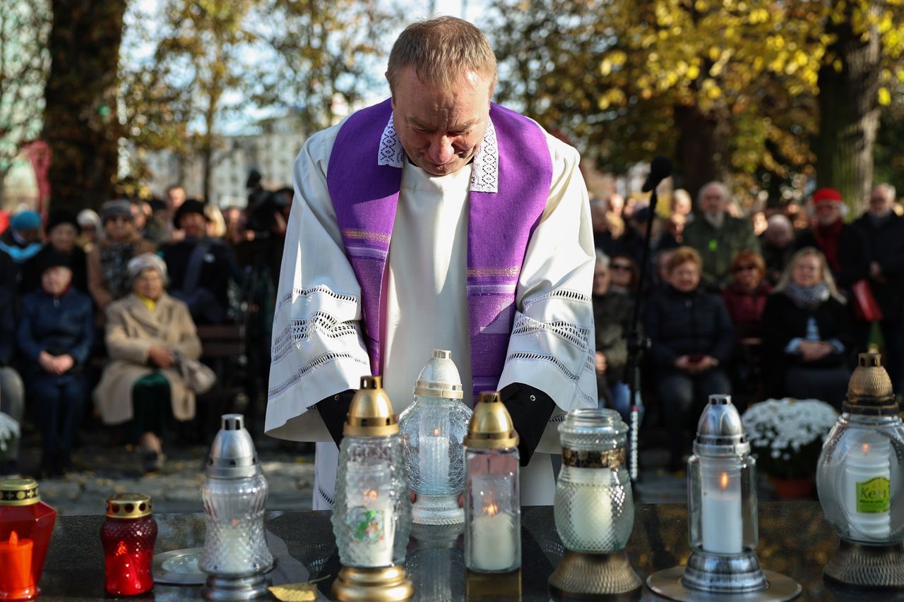 Niemcy zwracają uwagę. Na Wszystkich Świętych Polacy wydają miliony