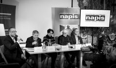 Na rynku działają dwa pisma „Napis” o podobnej nazwie. Redakcja tytułu działającego od 25 lat narzeka na komplikacje