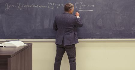 30 lat był nauczycielem. Taką ma teraz emeryturę. Zobacz kwotę