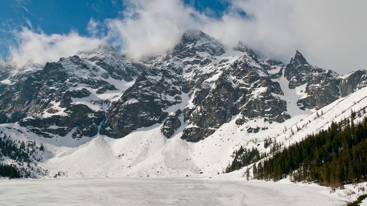 Morskie Oko to jedno z najpopularniejszych miejsc w Tatrach 
