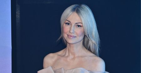 Magdalena Ogórek rozpieszczana przez wielbiciela. Stawił się w redakcji
