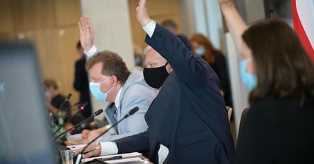 "Lex TVN" autorstwa PiS przyjęta! Uwzględniono poprawki