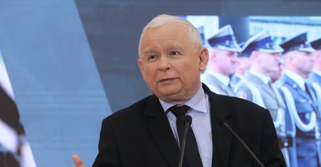 Kaczyński i Morawiecki w Kijowie. "Bild": historyczna misja