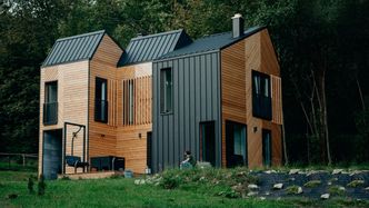 Dom szkieletowy za 300 tys. zł. Nowoczesne budownictwo nie zawsze musi być drogie