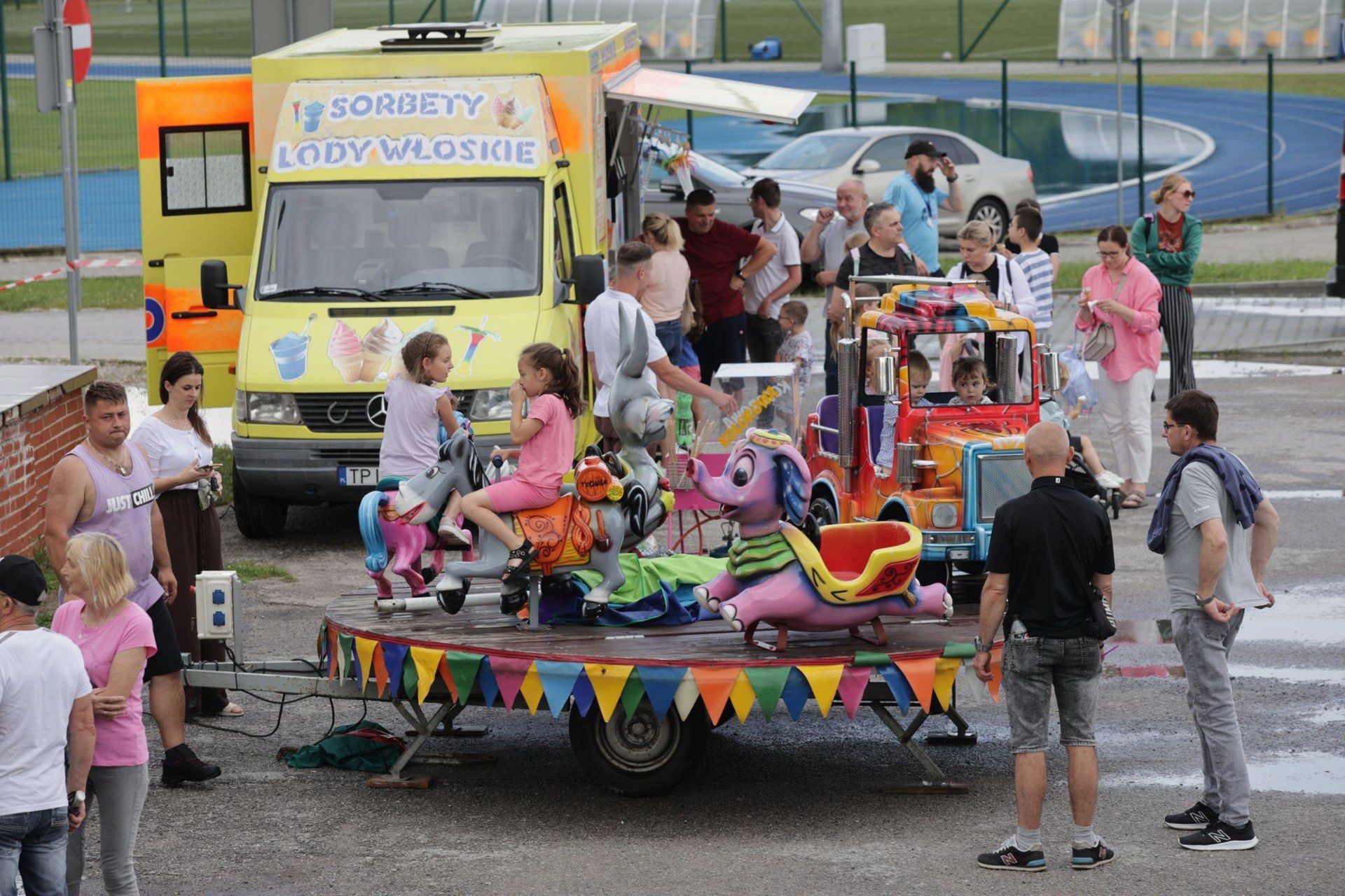 Festyn z okazji Dnia Dziecka w Nowinach