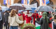 Kraków: Pochód profesorów wśród protestów przeciwko Izraelowi