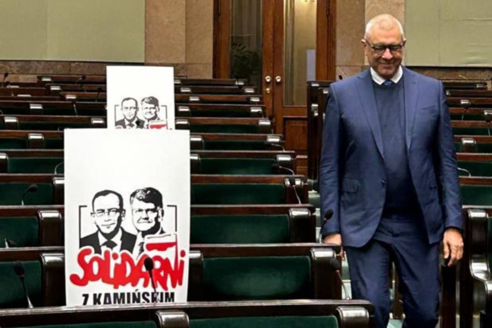 Giertych wrzucił zdjęcie z Sejmu. Jego mina mówi wszystko