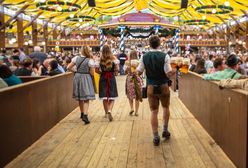 Oktoberfest w cieniu skandalu z hailowaniem i śpiewaniem nazistowskiej piosenki. Światowe media oburzone