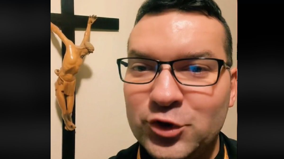 Modlisz się w trakcie sprzątania domu? Ksiądz nie ma wątpliwości. 