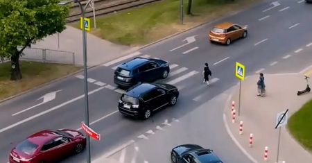 Sposób na cwaniaków przy przejściach. Wystarczy znać przepisy
