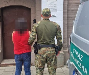 Nie płaciła alimentów. Z lotniska Polka trafiła prosto do celi