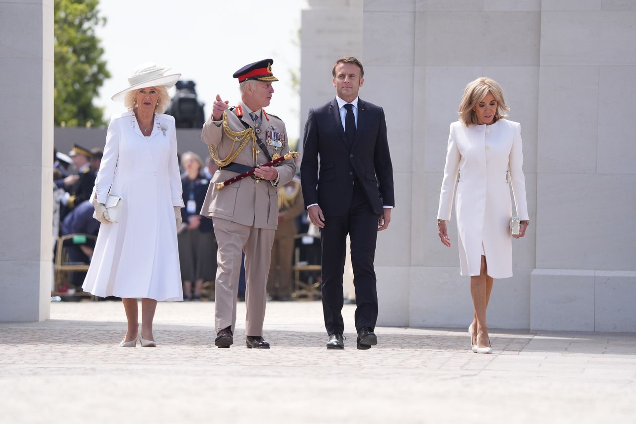 Emmanuel Macron and King Charles III with their wives