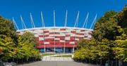 Warszawa. Stadion Narodowy podświetlony. "Solidarni z Białorusią"