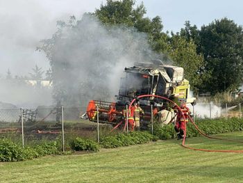 Palił się ciągnik i kombajn. Apel o ostrożność podczas prac polowych