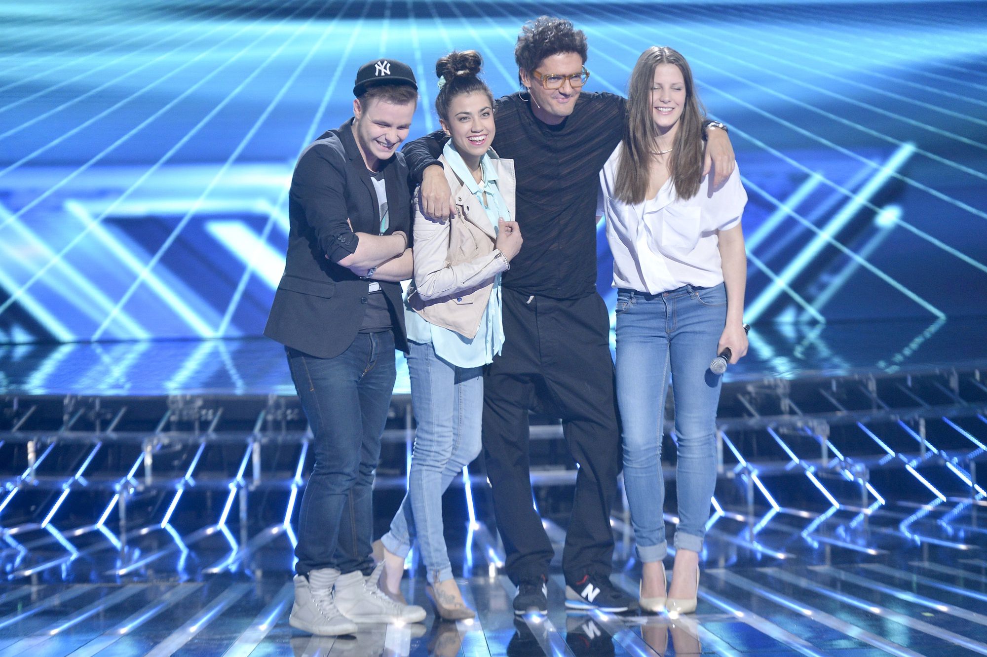 Kuba Wojewódzki i uczestnicy X Factora, w tym Maja Hyży (2013)