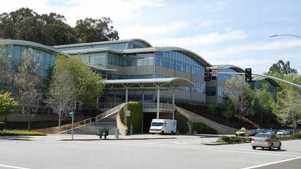 Siedziba YouTube'a. Mają tam nawet basen! 1